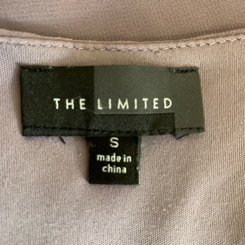 The Limited Ruffle Blouse. Size S - Picture 7 of 8